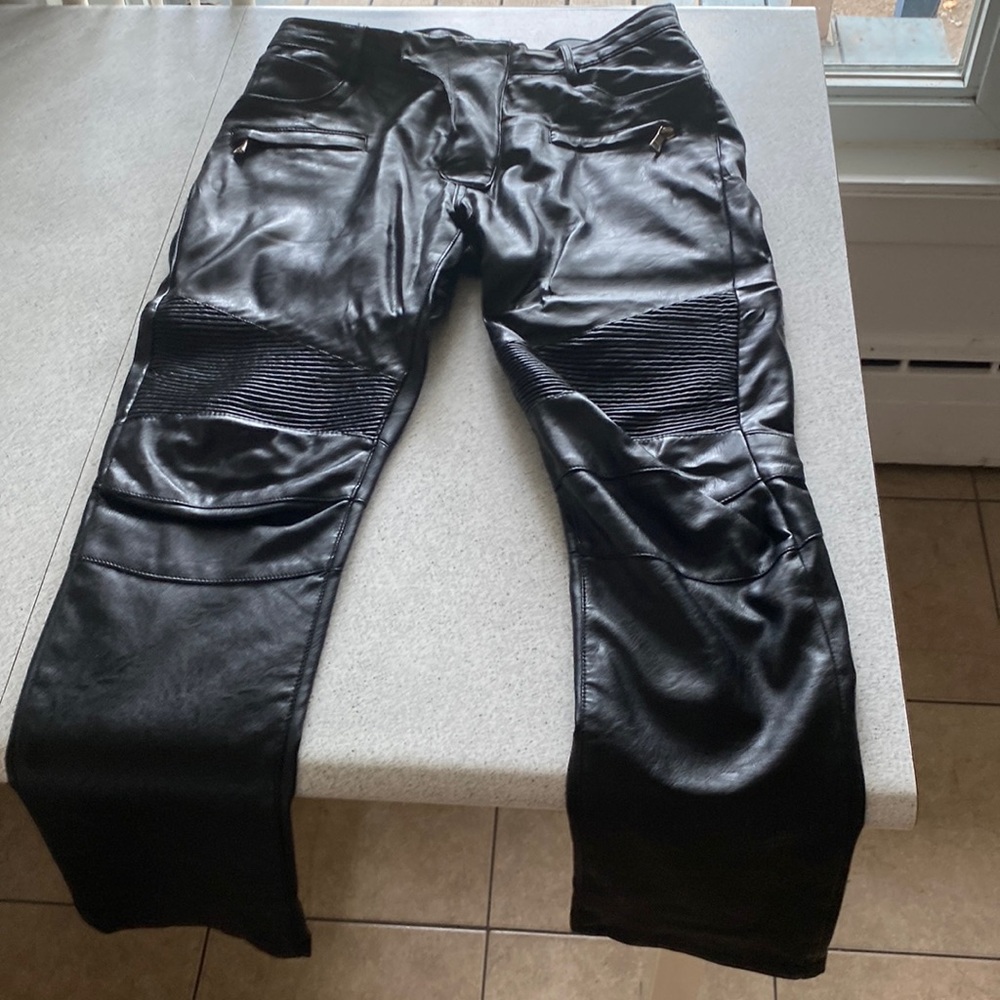 Biker style pants.  Stretch.  Fitted cut.  In Antelope Leather. Balmain Paris